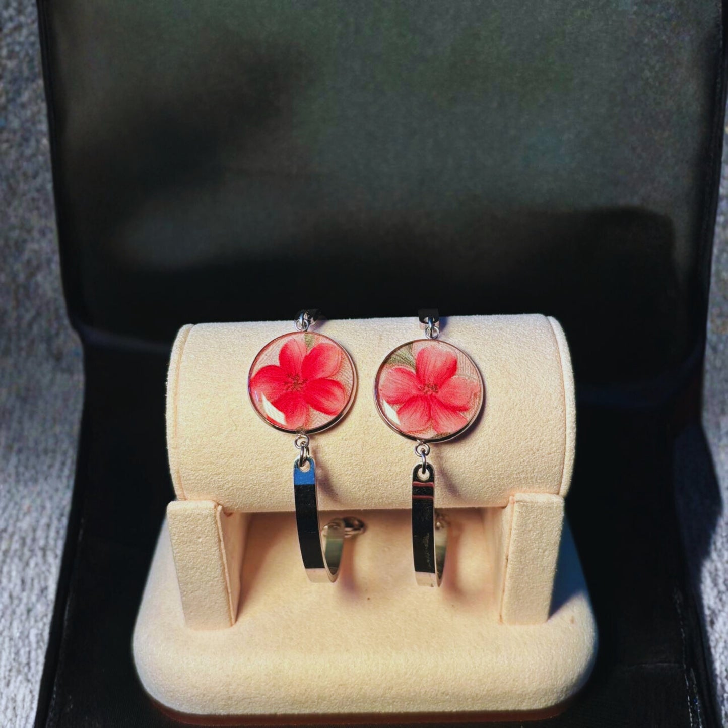 Elegant Handcrafted Bloom Resin Bracelet | ZouqShoq